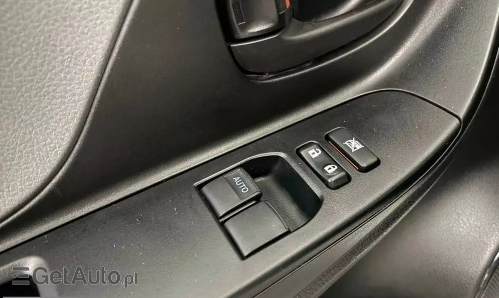 TOYOTA Yaris 1.0 Active