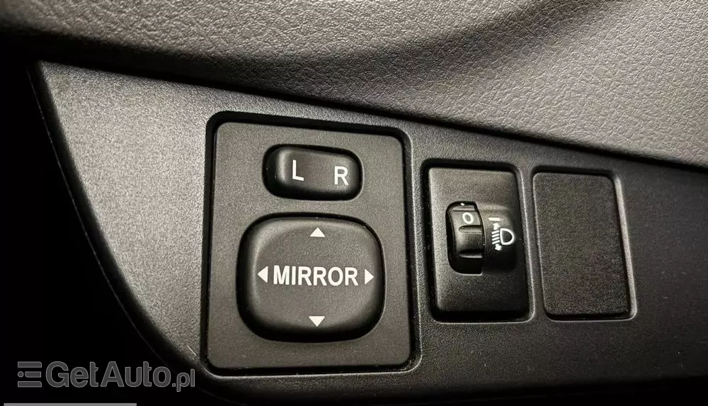 TOYOTA Yaris 1.0 Active