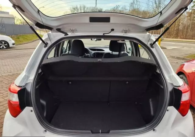 TOYOTA Yaris 1.0 Active