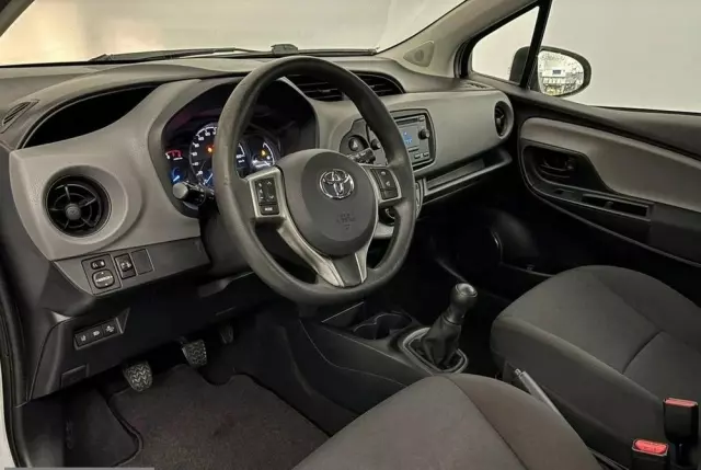 TOYOTA Yaris 1.0 Active
