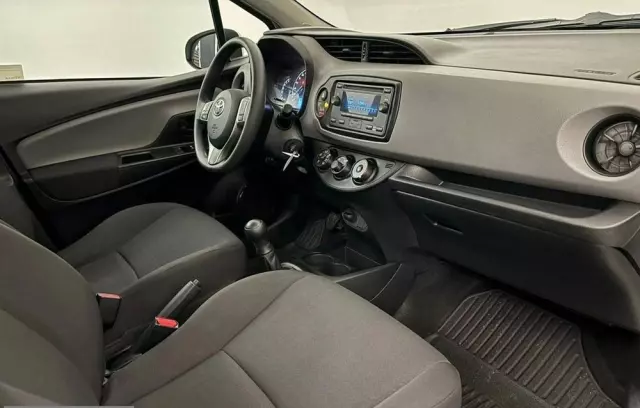 TOYOTA Yaris 1.0 Active
