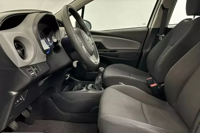 TOYOTA Yaris 1.0 Active