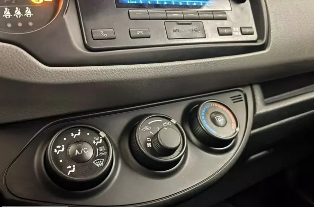 TOYOTA Yaris 1.0 Active