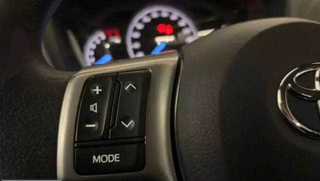 TOYOTA Yaris 1.0 Active