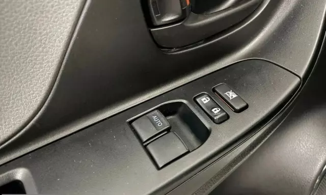 TOYOTA Yaris 1.0 Active