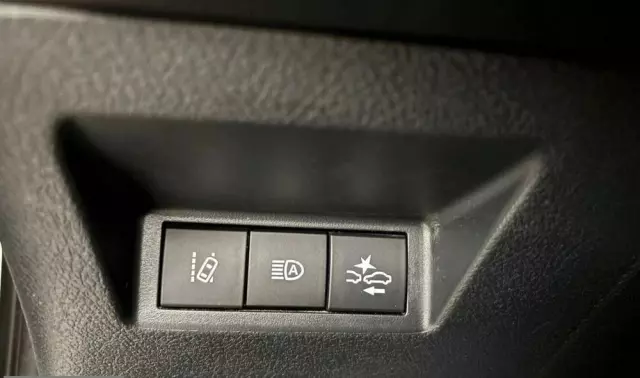 TOYOTA Yaris 1.0 Active