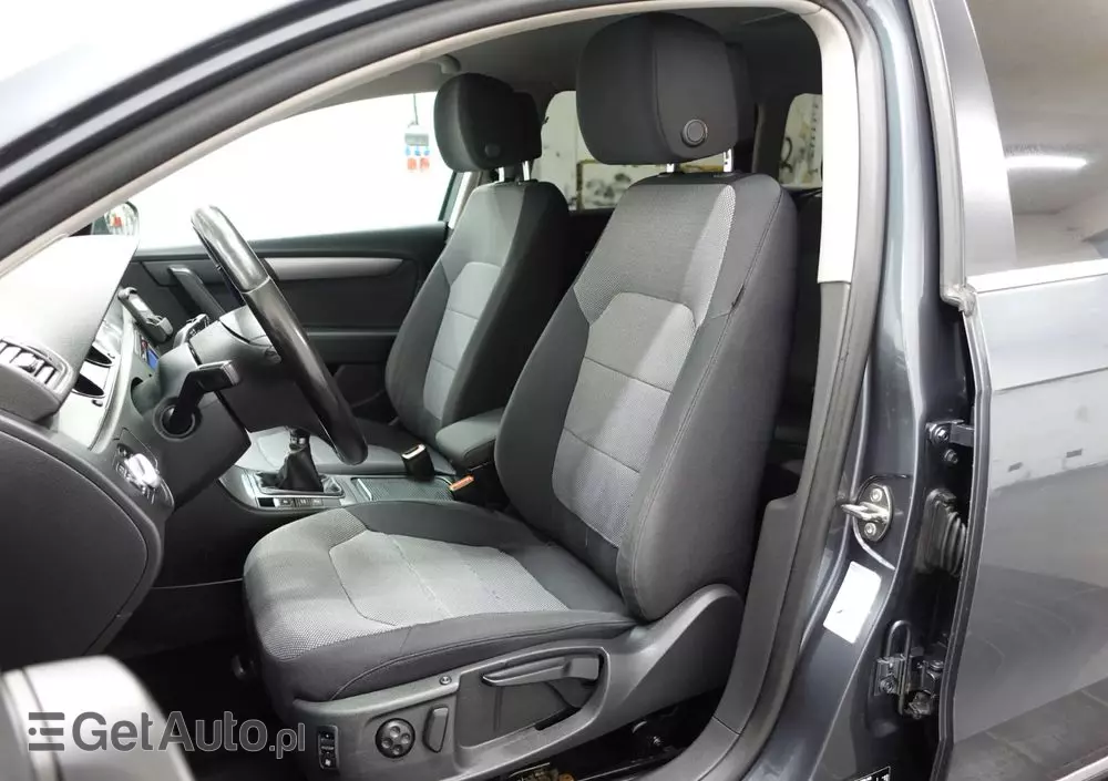 VOLKSWAGEN Passat 1.6 TDI Business Line