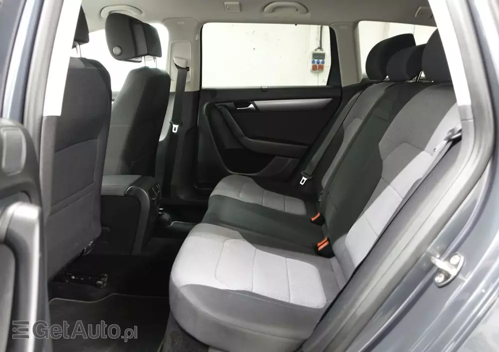 VOLKSWAGEN Passat 1.6 TDI Business Line