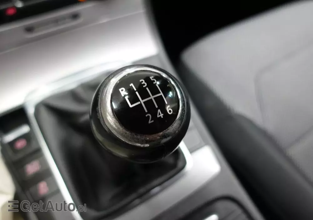 VOLKSWAGEN Passat 1.6 TDI Business Line