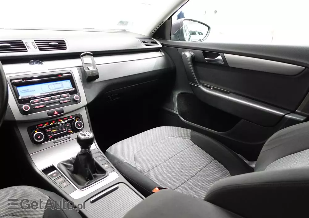 VOLKSWAGEN Passat 1.6 TDI Business Line