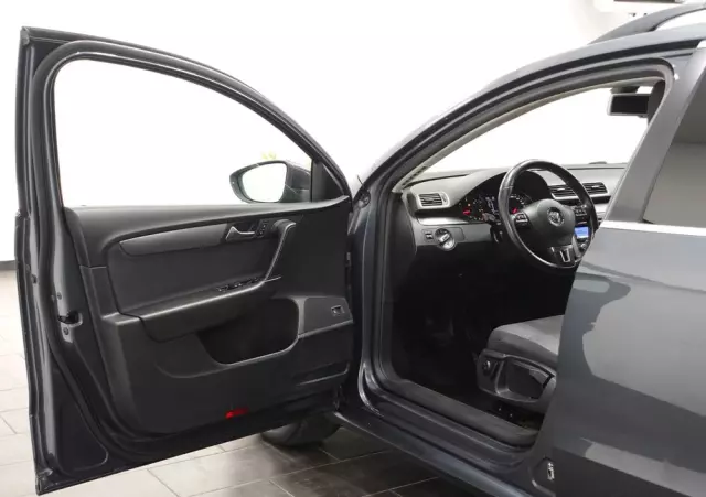 VOLKSWAGEN Passat 1.6 TDI Business Line