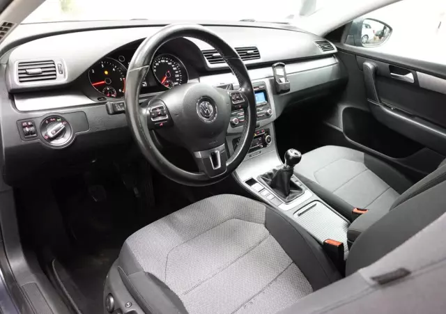VOLKSWAGEN Passat 1.6 TDI Business Line