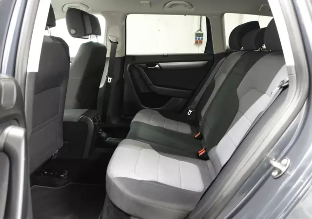 VOLKSWAGEN Passat 1.6 TDI Business Line
