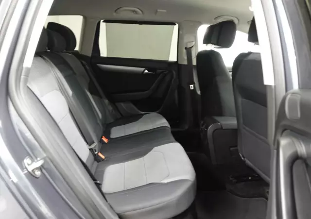 VOLKSWAGEN Passat 1.6 TDI Business Line