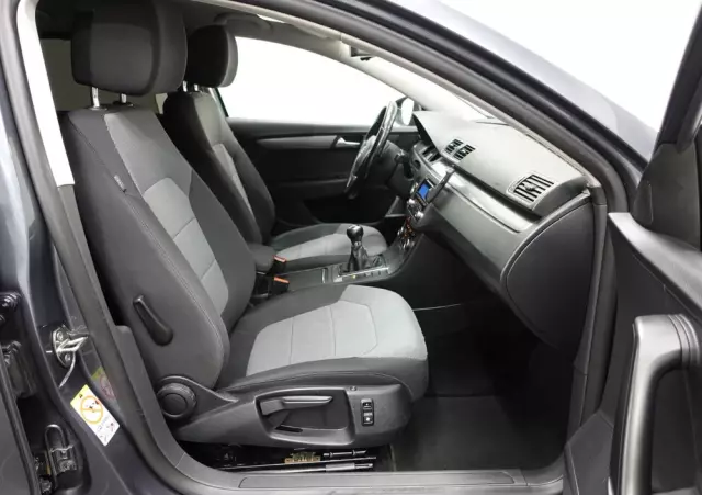 VOLKSWAGEN Passat 1.6 TDI Business Line