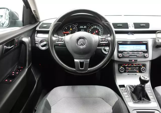 VOLKSWAGEN Passat 1.6 TDI Business Line