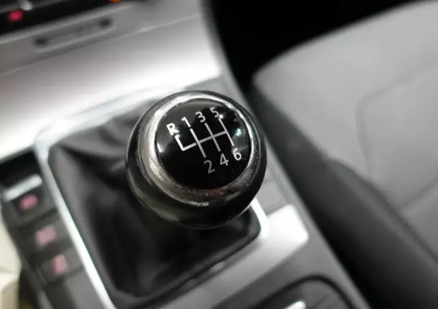 VOLKSWAGEN Passat 1.6 TDI Business Line