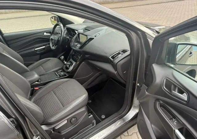 FORD Kuga 2.0 TDCi 4x4 Titanium