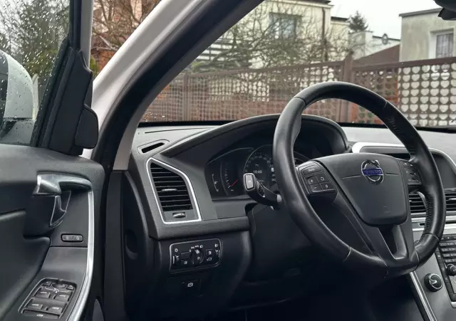 VOLVO XC 60 D3 Drive-E Ocean Race