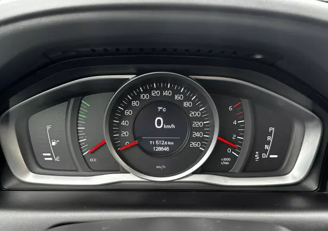 VOLVO XC 60 D3 Drive-E Ocean Race