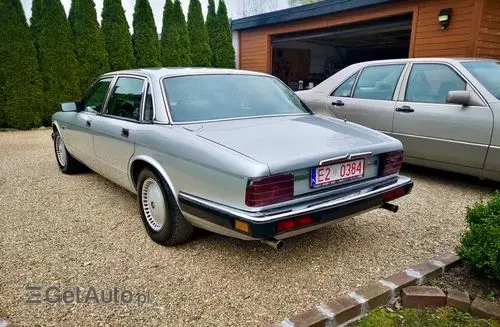 JAGUAR XJ 