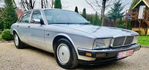 JAGUAR XJ 
