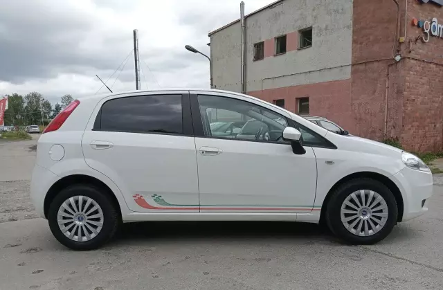 FIAT Punto 1.4 (77 KM)
