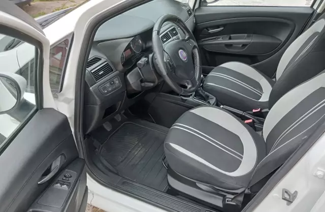 FIAT Punto 1.4 (77 KM)