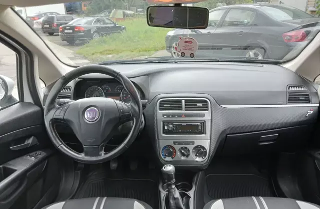 FIAT Punto 1.4 (77 KM)