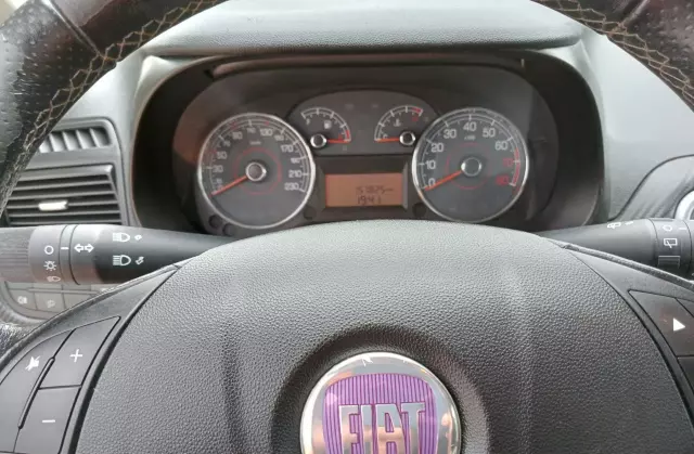 FIAT Punto 1.4 (77 KM)