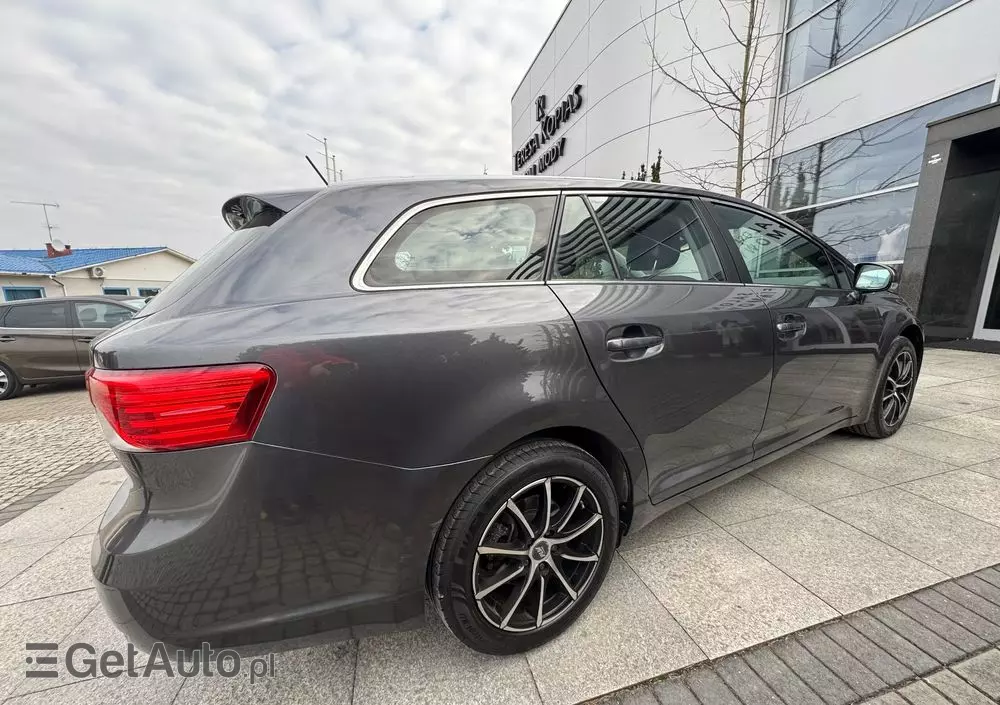 TOYOTA Avensis Touring Sports 1.8 Business Edition