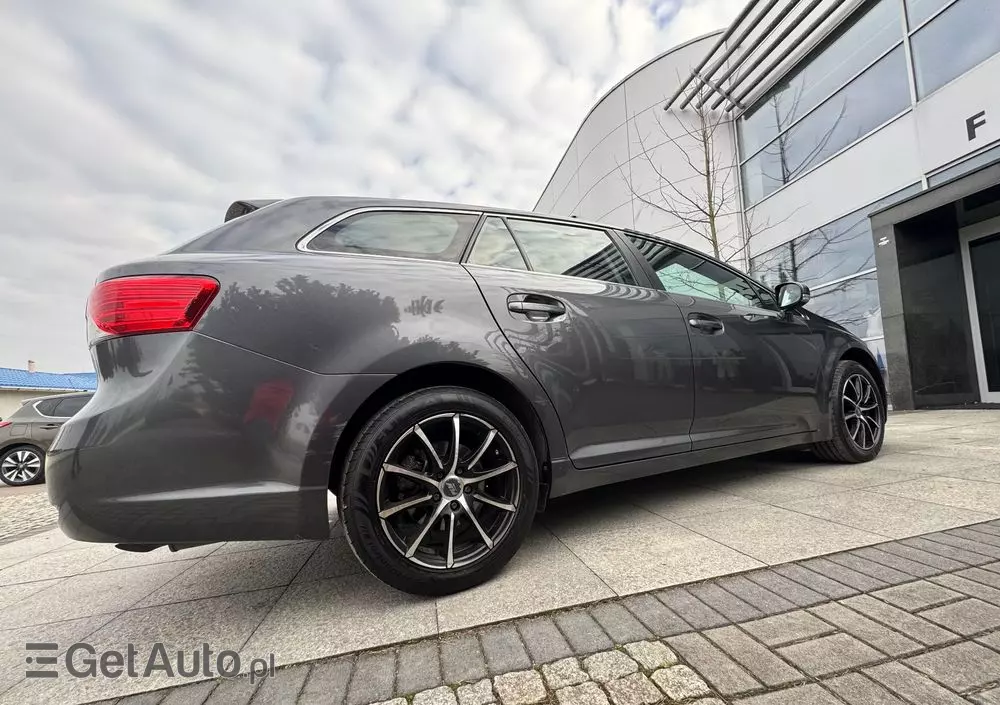 TOYOTA Avensis Touring Sports 1.8 Business Edition