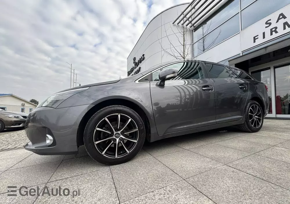 TOYOTA Avensis Touring Sports 1.8 Business Edition