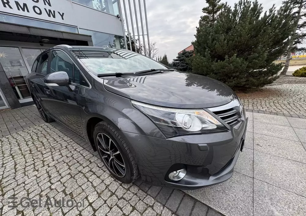 TOYOTA Avensis Touring Sports 1.8 Business Edition