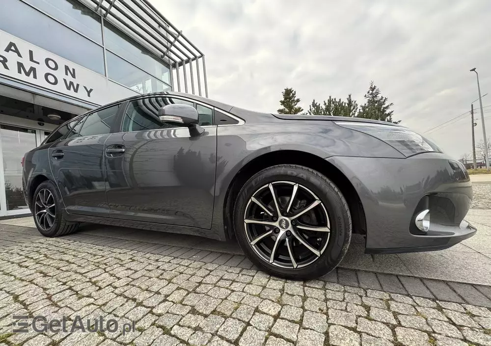 TOYOTA Avensis Touring Sports 1.8 Business Edition