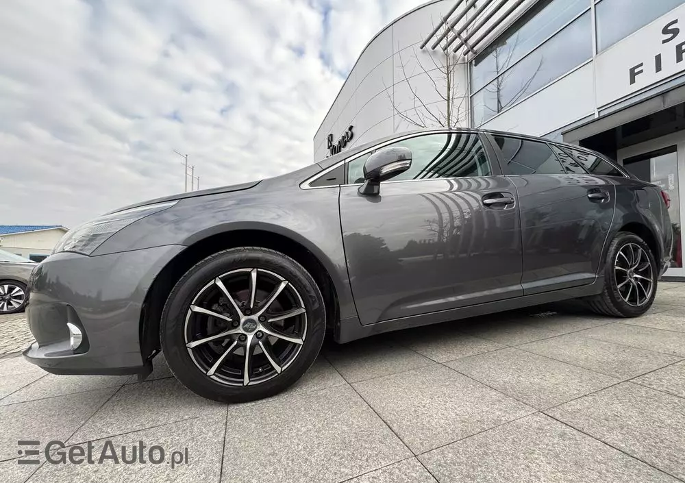 TOYOTA Avensis Touring Sports 1.8 Business Edition