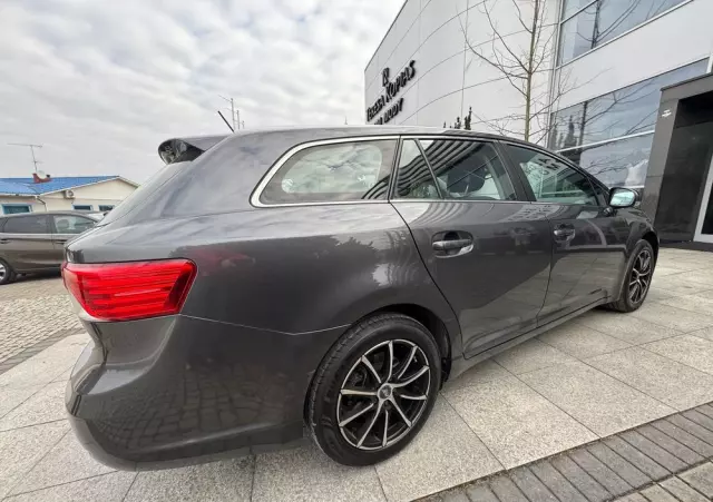 TOYOTA Avensis Touring Sports 1.8 Business Edition