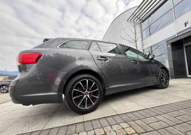 TOYOTA Avensis Touring Sports 1.8 Business Edition