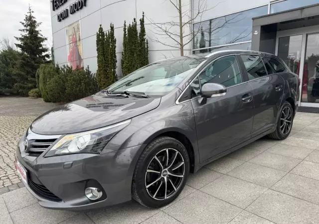 TOYOTA Avensis Touring Sports 1.8 Business Edition