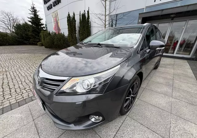 TOYOTA Avensis Touring Sports 1.8 Business Edition