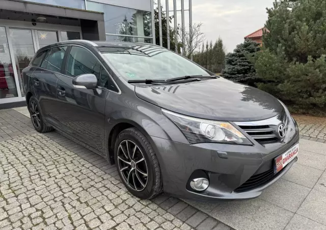 TOYOTA Avensis Touring Sports 1.8 Business Edition