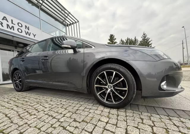 TOYOTA Avensis Touring Sports 1.8 Business Edition