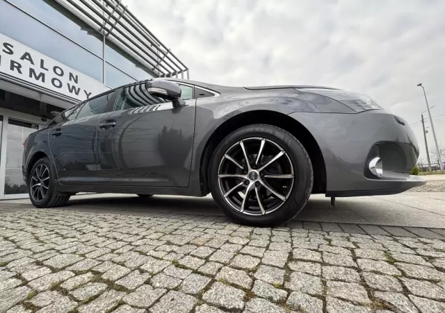 TOYOTA Avensis Touring Sports 1.8 Business Edition