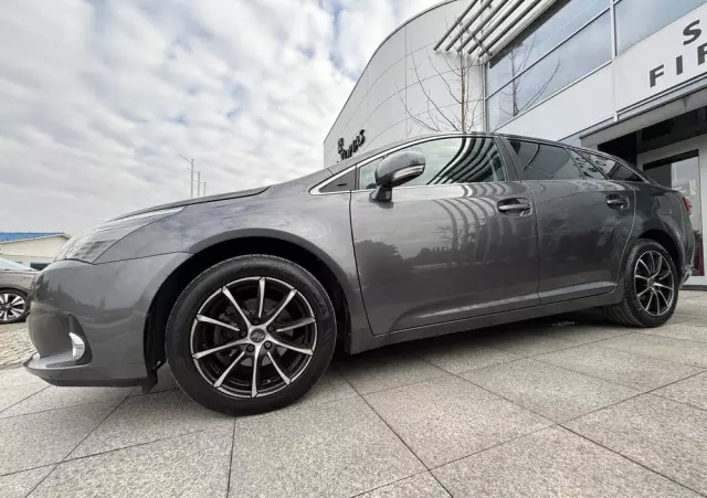 TOYOTA Avensis Touring Sports 1.8 Business Edition