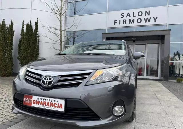 TOYOTA Avensis Touring Sports 1.8 Business Edition