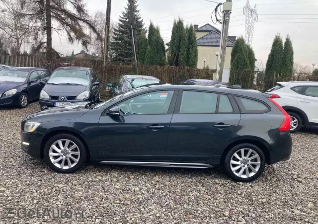 VOLVO V60 D2 Base