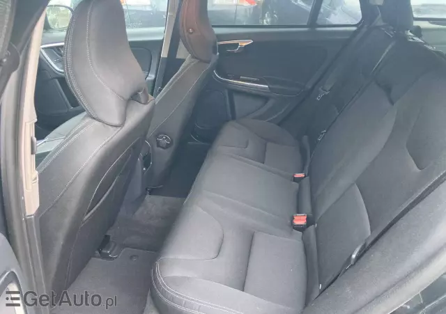 VOLVO V60 D2 Base