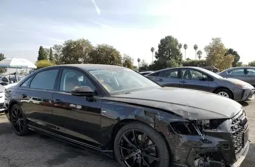 AUDI A8 