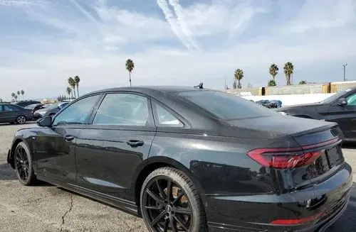 AUDI A8 