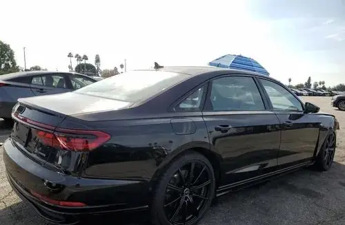 AUDI A8 
